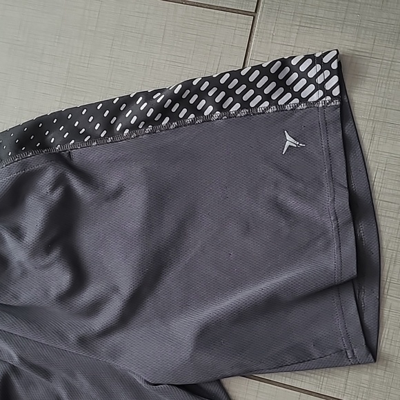 Old Navy Shorts Small (6-7) - Picture 2 of 4